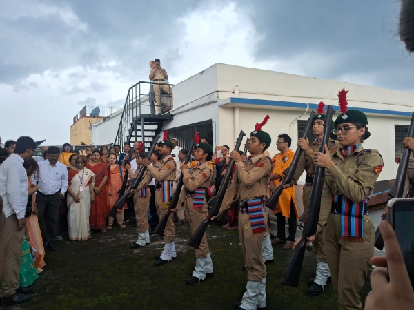 স্বাধীনতা দিবসে আশুতোষ কলেজে হল পতাকা উত্তোলন,আয়োজিত বিশেষ অনুষ্ঠান