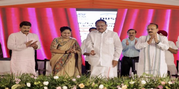 ২৫টি নতুন অটল ক্যান্টিনের উদ্বোধন ভেঙ্কাইয়া নাইডুর