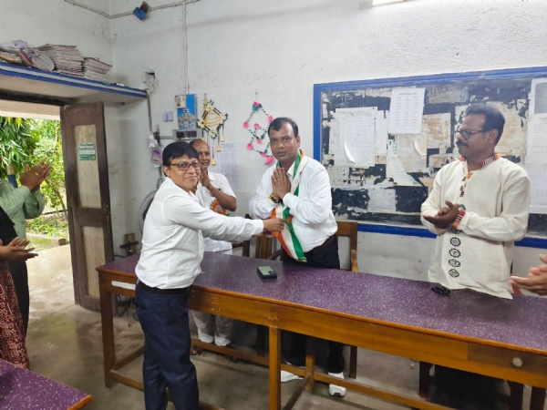 গোঘাটের স্কুল পরিদর্শনে বিধায়ক