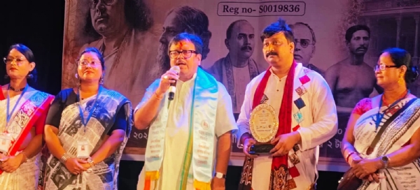 পঞ্চ কবি কে শ্রদ্ধা জ্ঞাপন অনুষ্ঠানে বিধায়ক সুবীর নাগ পঞ্চ কবি কে শ্রদ্ধা জ্ঞাপন অনুষ্ঠানে বিধায়ক সুবীর নাগ