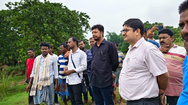 আরামবাগে নদী বাঁধ পরিদর্শনে বিধায়ক হেমন্ত্ বাগ