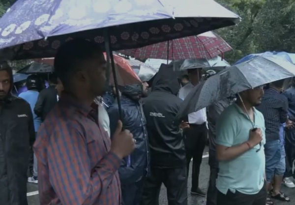 পরীক্ষা বাতিলের সিদ্ধান্তের প্রতিবাদে এবার রাঁচিতে সরকারি কর্মীদের প্রতিবাদ বিক্ষোভ পরীক্ষা বাতিলের সিদ্ধান্তের প্রতিবাদে এবার রাঁচিতে সরকারি কর্মীদের প্রতিবাদ বিক্ষোভ