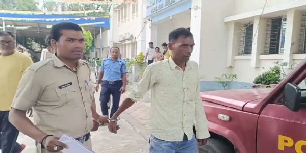 প্রায় ২ কেজি ব্রাউন সুগার উদ্ধার, বিহারের মহিলাসহ গ্রেফতার তিন