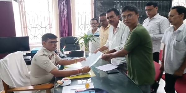ইন্দ্রনগরে নেশার আসর ও তোলা আদায়ের অভিযোগ, থানায় এলাকাবাসীর ডেপুটেশন