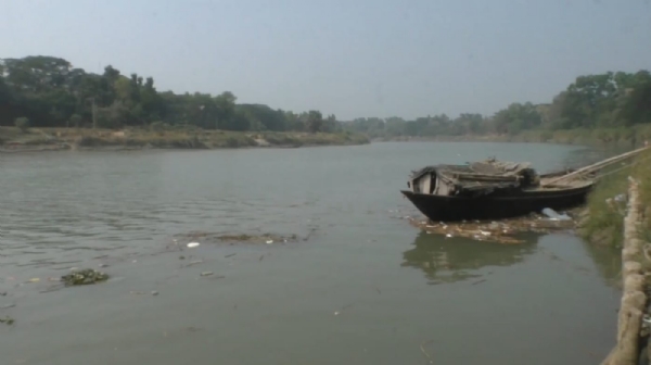জল বাড়ছে খানাকুলের নদীতে বন্যার আতঙ্ক