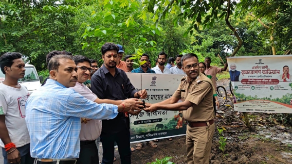 দক্ষিণ নারায়নপুর হাসপাতালে বৃক্ষরোপণ কর্মসূচি