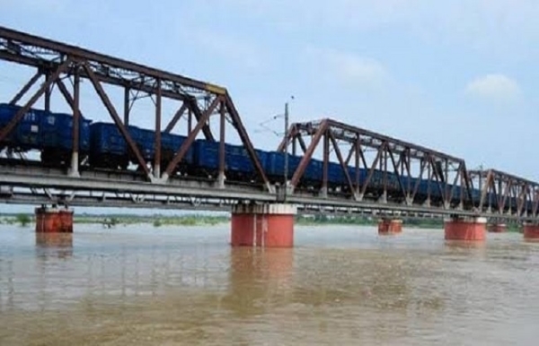 দুই ব্যারাজ থেকে জল ছাড়ায় বাড়ছে রামগঙ্গার জলস্তর