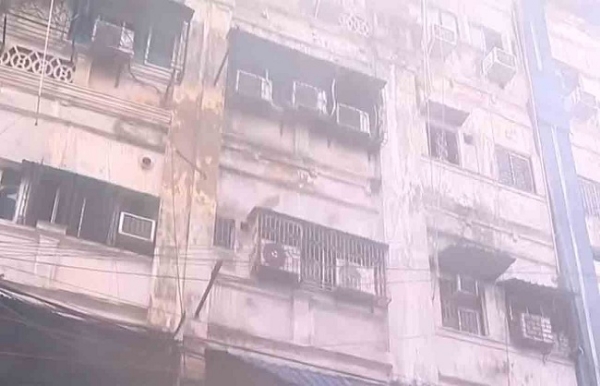 কলকাতায় হোটেলে ভয়াবহ আগুন, শিশু ও মহিলা-সহ ৯ জনের মৃত্যু