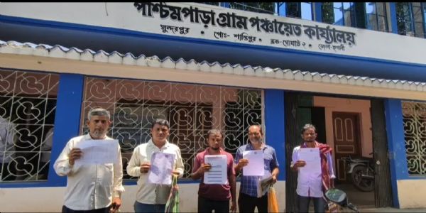 পশ্চিমপাড়ায় আবাস যোজনায় অনিয়মের অভিযোগ, একের নামে বাড়ি অন্যের দখলে!