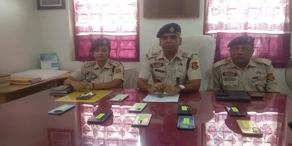 উদয়পুরে পুলিশের অভিযানে উদ্ধার ১০টি হারানো মোবাইল, নেশা কারবারে আটক ৬