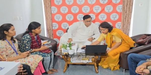 জনগণনার প্রক্রিয়ায় অংশগ্রহণ ডঃ সুকান্ত মজুমদারের