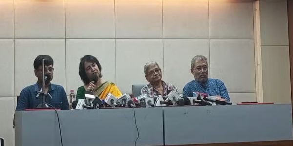হাসিনা বাংলাদেশে ফিরে আসুন, চাইছেন তসলিমা নাসরিন