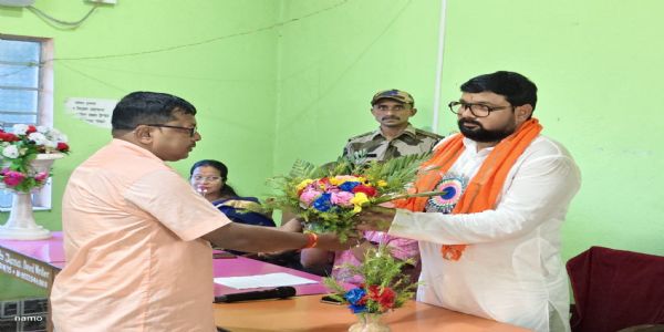 পশ্চিমবঙ্গ দলিল লেখক সমিতির সম্বর্ধনা অনুষ্ঠানে উপস্থিত পুরশুড়ার বিধায়ক বিমান ঘোষ