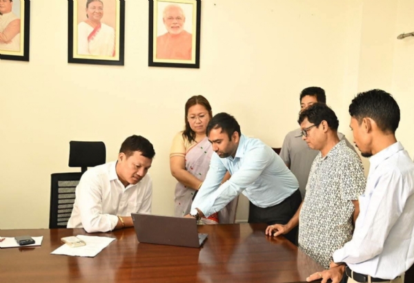 স্ব-গণনা করছেন সিইএম দেবলাল গার্লোসা স্ব-গণনা করছেন সিইএম দেবলাল গার্লোসা