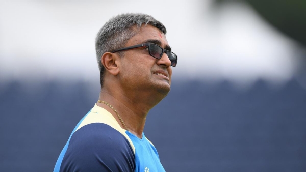 কানাডা পুরুষ দলের কোচের পদ থেকে সরে দাঁড়ালেন মন্টি দেসাই