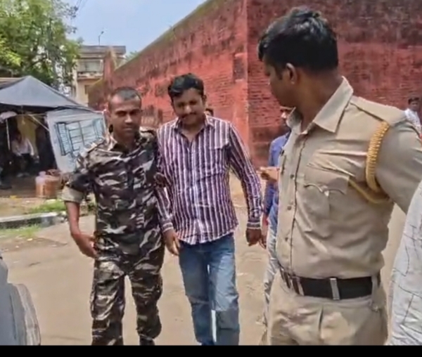 গ্রেফতার তৃণমূল নেতা পার্থ হাজারি