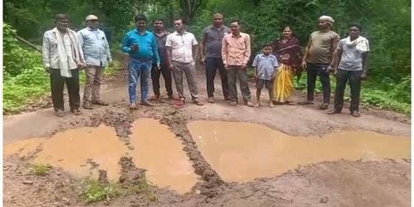 বেহাল রাস্তা সংস্কারের দাবিতে সরব পেনকোডোর গ্রামবাসীরা