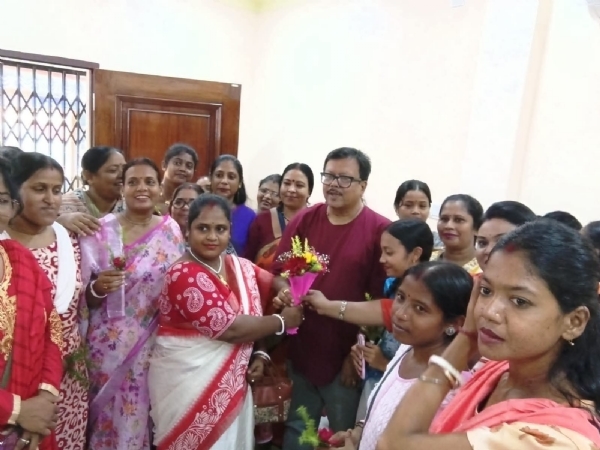 অন্নপূর্ণা পেয়ে বিধায়ক কে সম্বর্ধনা চুঁচুড়া য়