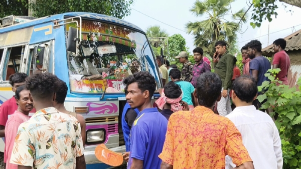 দুর্ঘটনার স্থলে উত্তেজনা দুর্ঘটনার স্থলে উত্তেজনা