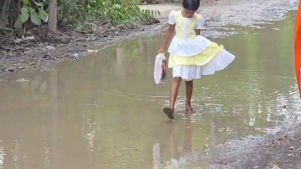 বেহাল রাস্তা