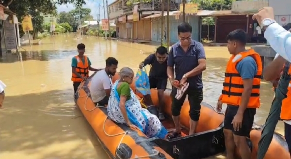 প্লাবিত এলাকায় উদ্ধার অভিযান