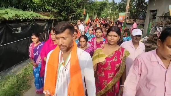 মিছিল মিছিল