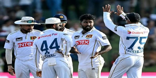 কলম্বো টেস্টে ভারত চালকের আসনে, দিনশেষে ৫/৩০০ রান করেছে