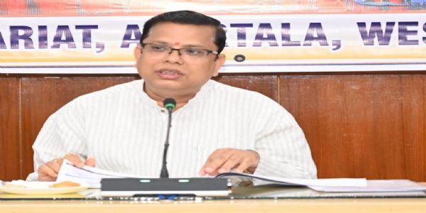 অঙ্গনওয়াড়ি কেন্দ্র বন্ধ রেখে আন্দোলন নয়, কড়া বার্তা মন্ত্রী টিংকু রায়ের