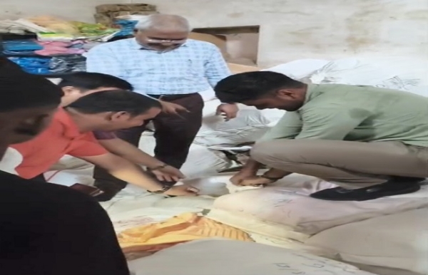 সম্ভলের গোডাউন থেকে বিপুল পরিমাণ একবার ব্যবহারযোগ্য প্লাস্টিক উদ্ধার