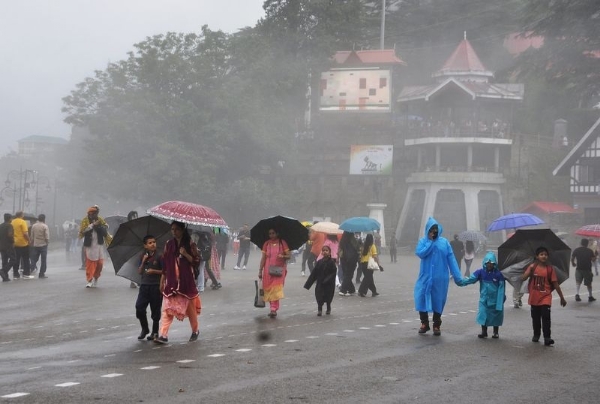 বৃষ্টিতে বিপর্যস্ত হিমাচল; রাজ্যজুড়ে বন্ধ শতাধিক রাস্তা