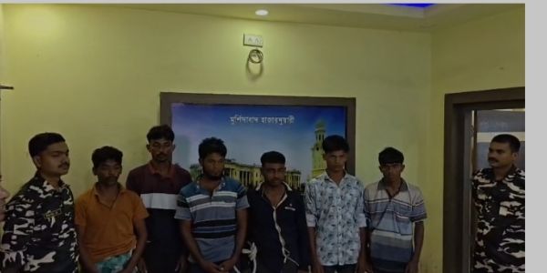 লালগোলায় আটক ৬ বাংলাদেশি নাগরিক, তদন্তে পুলিশ