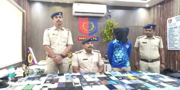 (আপডেট) বাংলাদেশে পাচারের আগেই ১৩৩টি অ্যান্ড্রয়েড মোবাইল উদ্ধার, গ্রেফতার যুবক