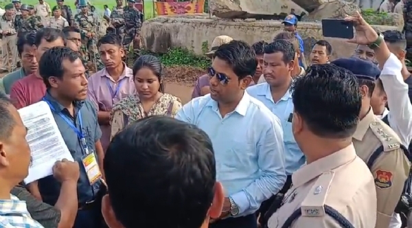সড়ক অবরোধ