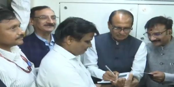 স্বাধীনতা দিবস-কেন্দ্রিক বিশেষ মেট্রো ট্রেনের যাত্রার সূচনা শিবরাজের