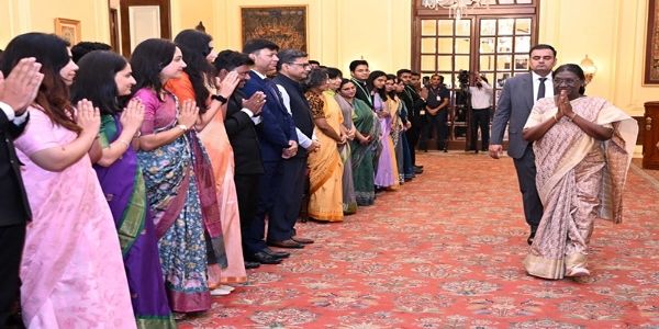 কূটনীতিকে অবশ্যই ভারতের সমৃদ্ধিতে সরাসরি অবদান রাখতে হবে : রাষ্ট্রপতি
