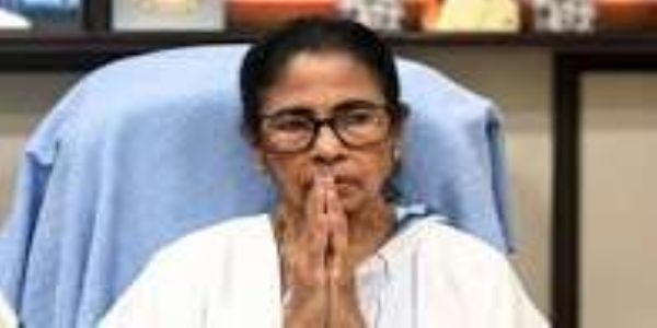 আমি চাইলে নিজেই লাইব্রেরি বানিয়ে দিতে পারি, বই চুরি প্রসঙ্গে মমতা
