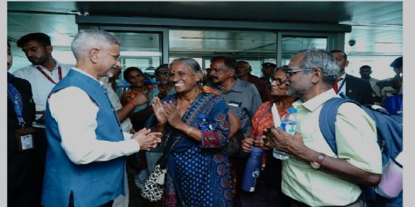 ভারতে নেপালকে সবরকম সহায়তার আশ্বাস, ৩২০ জন ভারতীয় এখনও নিখোঁজ, তামিলনাড়ুর ২১ পর্যটক দেশে ফিরেছেন