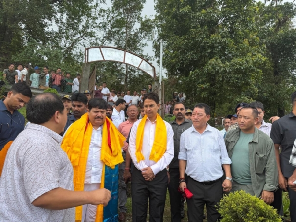 পাহাড়ে সিঙ্কোনা পরিদর্শনে মন্ত্রী অর্জুন সিং