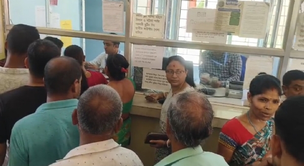 কুমারঘাট বিদ্যুৎ নিগমের অফিসে বিক্ষোভ