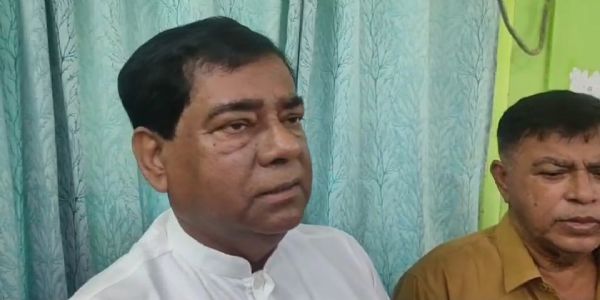 পুজোর আগেই শহরের ভাঙাচোরা রাস্তায় প্রলেপ, স্বস্তির আশ্বাস মেয়রের