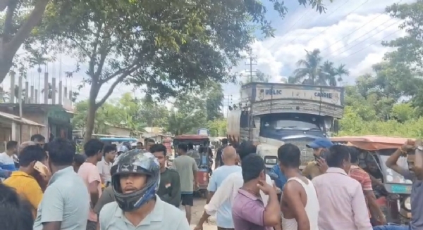 ধর্মনগরে সড়ক অবরোধ
