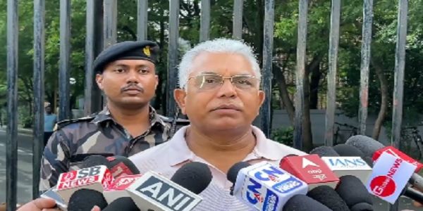 দেশের বিরুদ্ধে স্লোগান লেখার অনুমতি কারওর নেই : দিলীপ ঘোষ