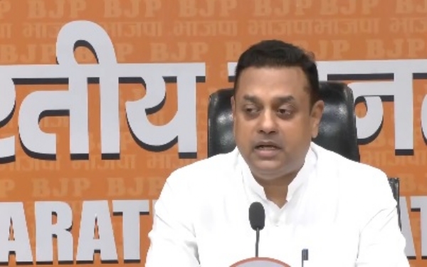 সংসদে হট্টগোলের জন্য বিরোধীদের ভর্ৎসনা সম্বিত পাত্রর