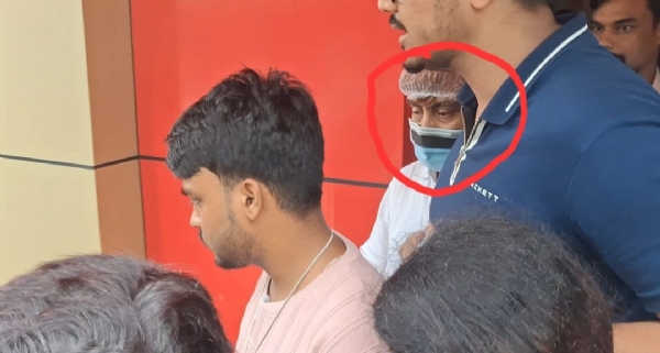 পুলিশের হাতে আটক ডাক্তার