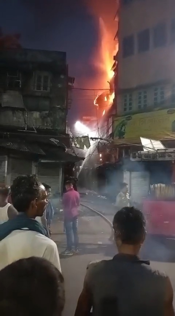 বড়বাজারে আগুন