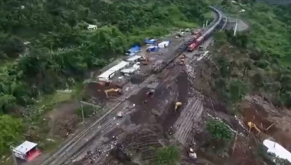 রেললাইন সারাইয়ের কাজ ব্যাহত