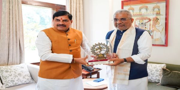 কেন্দ্রীয় মন্ত্রী ভূপেন্দ্র যাদবের সঙ্গে সৌজন্য সাক্ষাৎ মধ্যপ্রদেশের মুখ্যমন্ত্রীর
