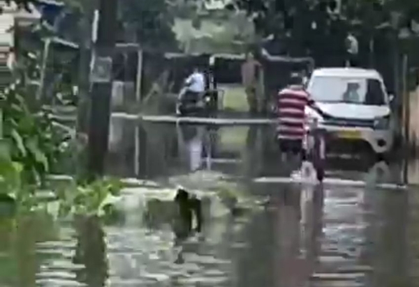 প্রবল বৃষ্টিতে জলমগ্ন হুগলির শ্রীরামপুর, ক্ষোভ স্থানীয় বাসিন্দাদের মধ্যে