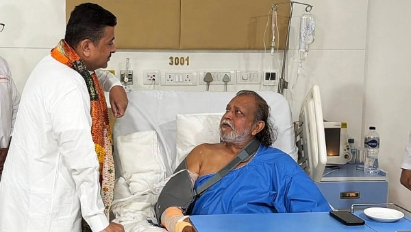 শুভেন্দু অধিকারী হাসপাতালে মিঠুন চক্রবর্তীর সঙ্গে দেখা করেন