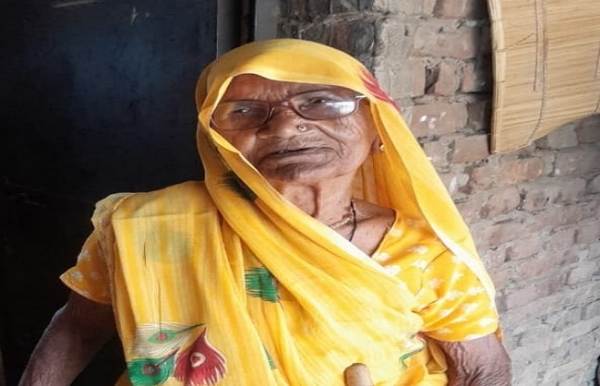 সেচ খালের পাড়ে বৃদ্ধার দেহ উদ্ধার, তদন্তে পুলিশ